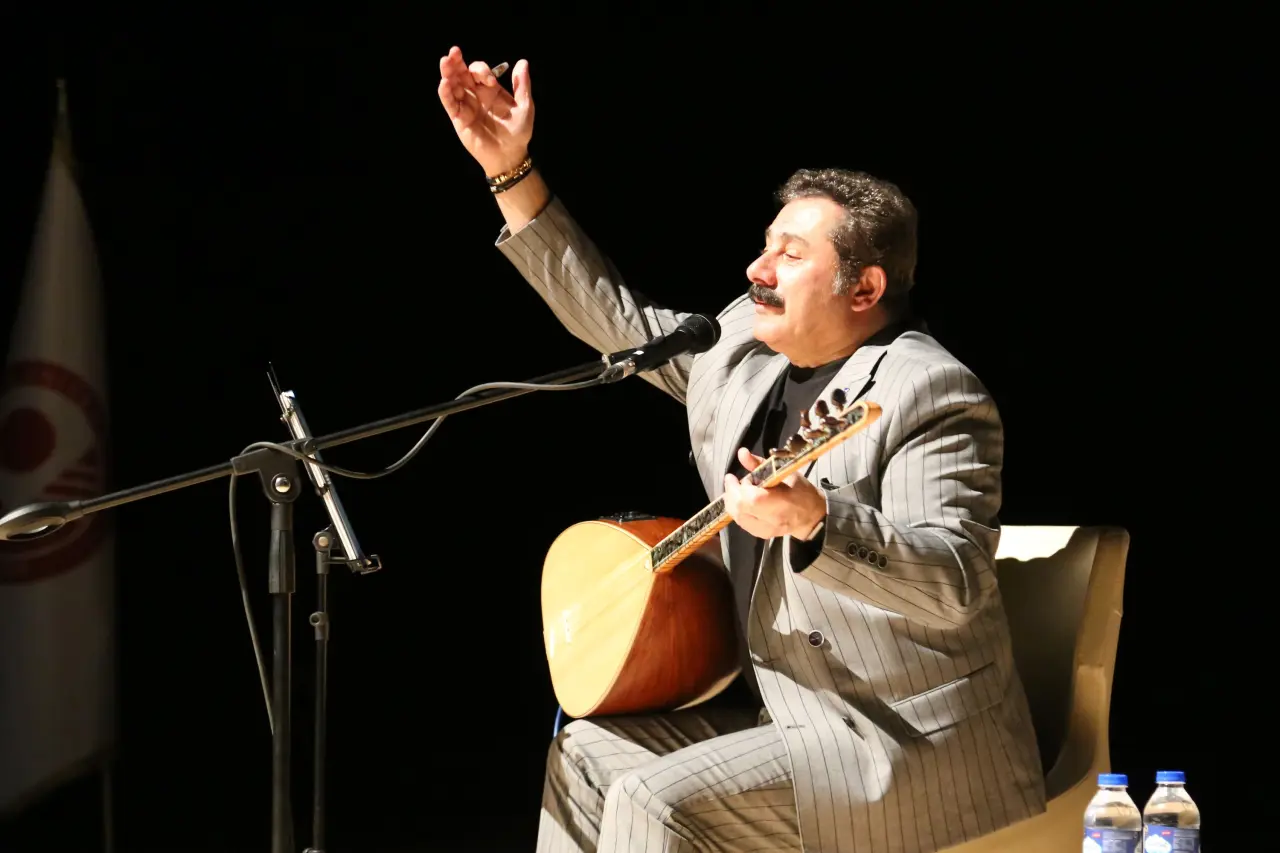 Gümüşhane’de Türkü Rüzgarı! Nurullah Akçayır Gönülleri Fethetti 6