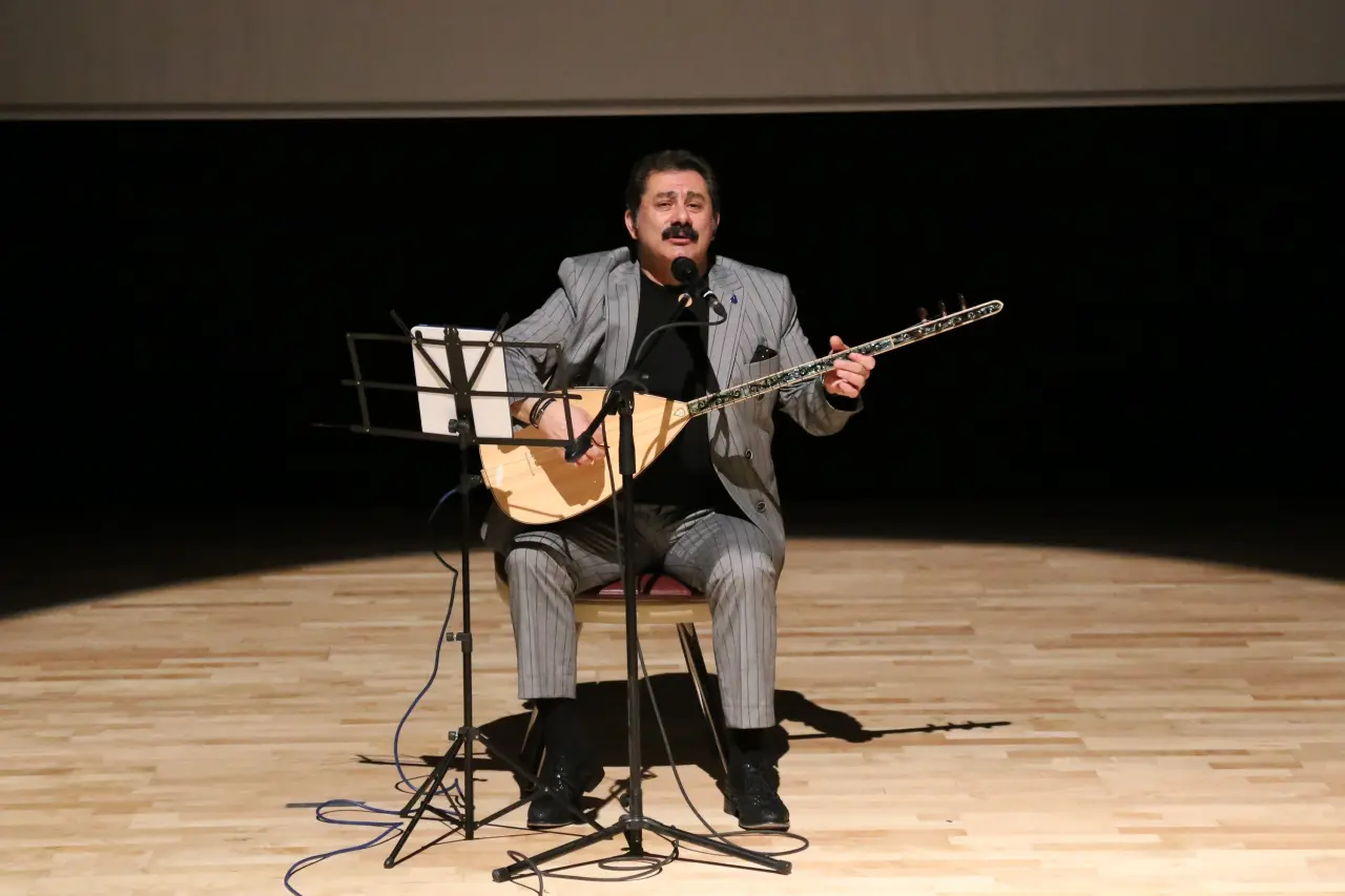 Gümüşhane’de Türkü Rüzgarı! Nurullah Akçayır Gönülleri Fethetti 2