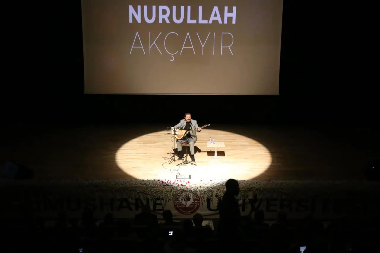 Gümüşhane’de Türkü Rüzgarı! Nurullah Akçayır Gönülleri Fethetti 4