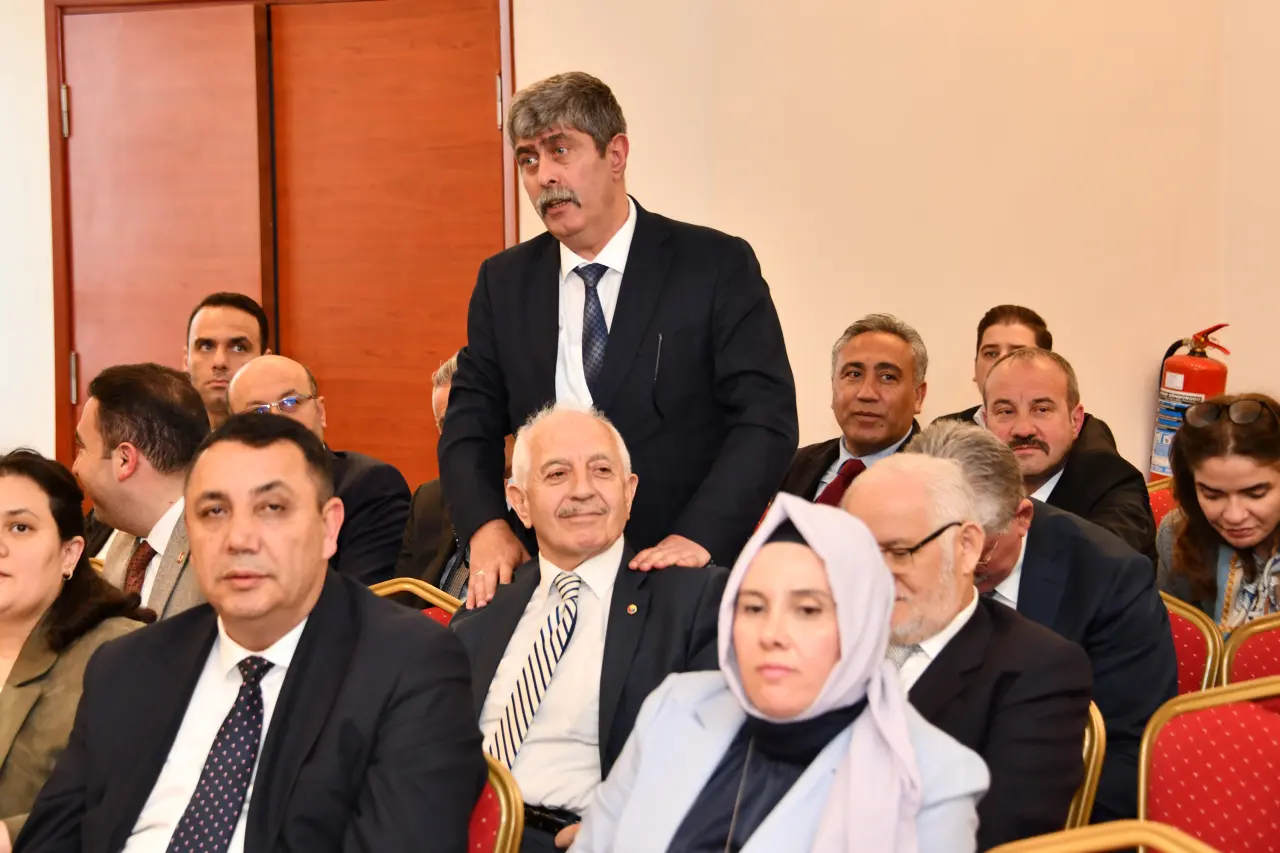 Gümüşhane'de Yatırımlar Gündemde: 77 Milyar TL'lik Projeler Görüşüldü 12