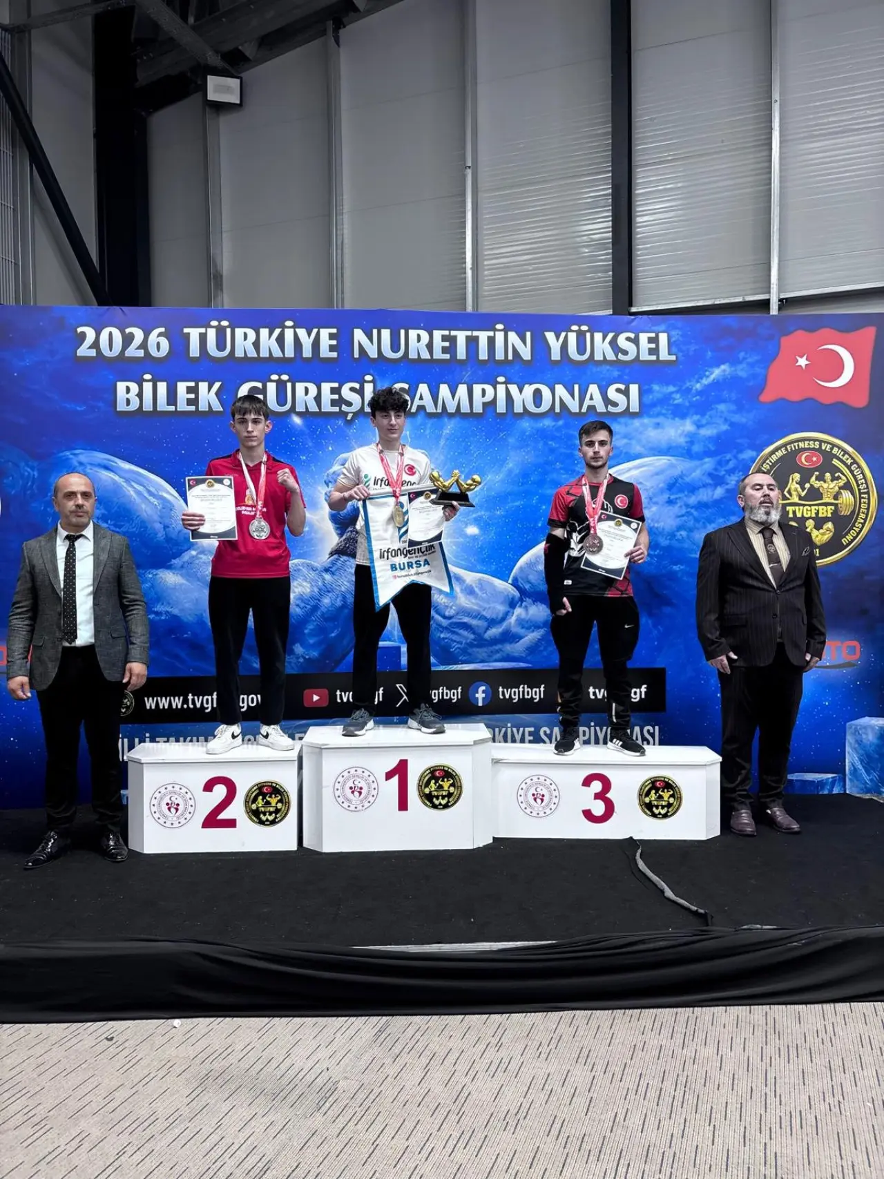 Gümüşhaneli bilek güreşçileri Yalova’da tarih yazdı: 18 Madalya, 2 Kupa! 19