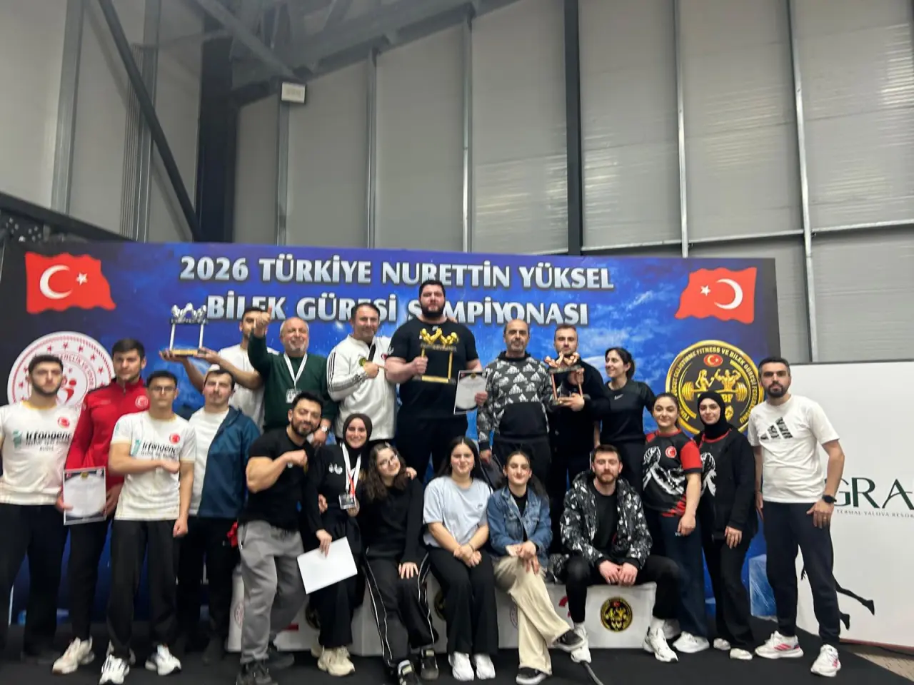 Gümüşhaneli bilek güreşçileri Yalova’da tarih yazdı: 18 Madalya, 2 Kupa! 2