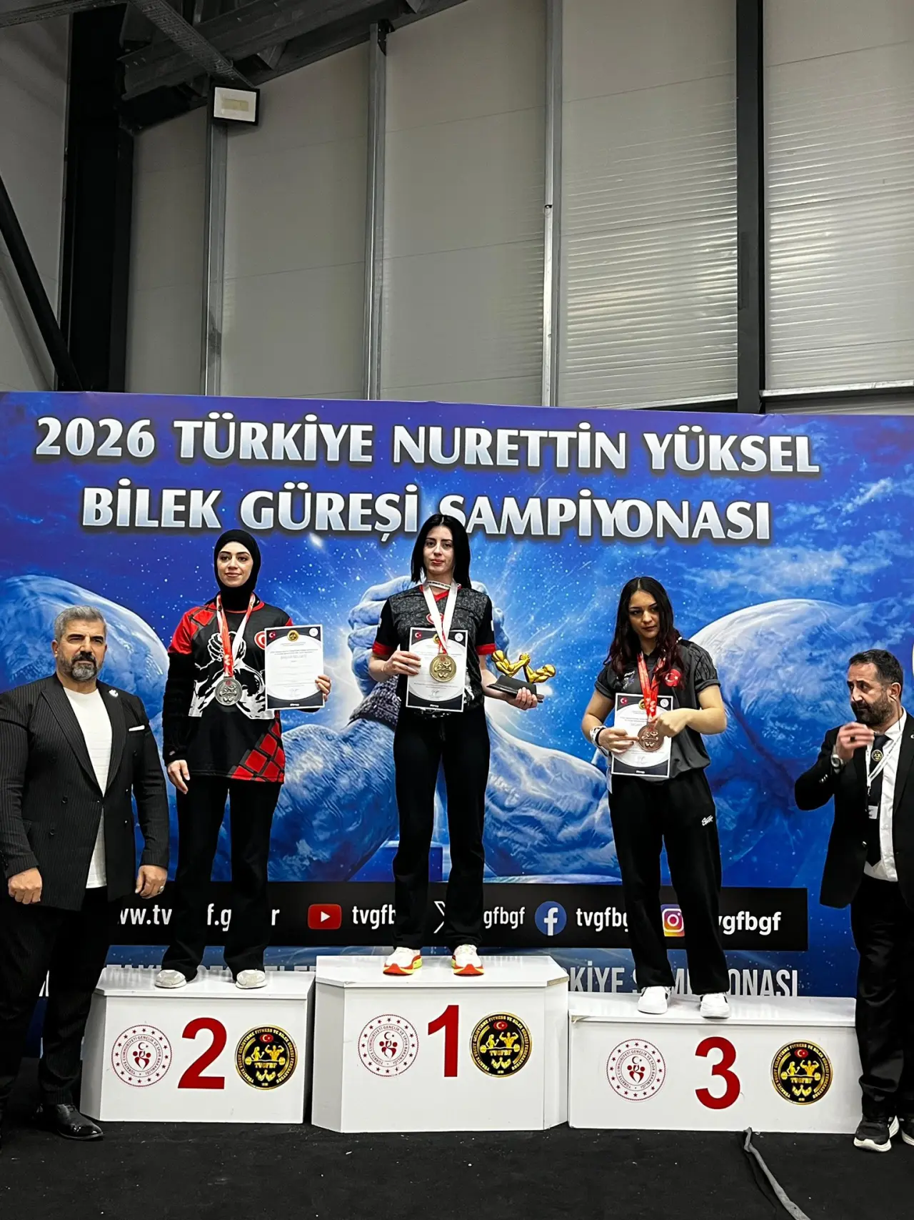 Gümüşhaneli bilek güreşçileri Yalova’da tarih yazdı: 18 Madalya, 2 Kupa! 6