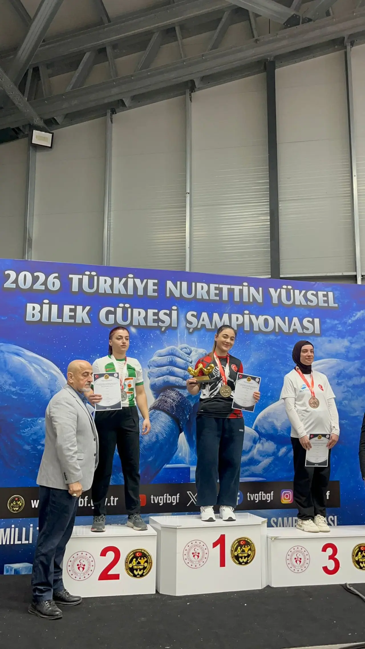 Gümüşhaneli bilek güreşçileri Yalova’da tarih yazdı: 18 Madalya, 2 Kupa! 7