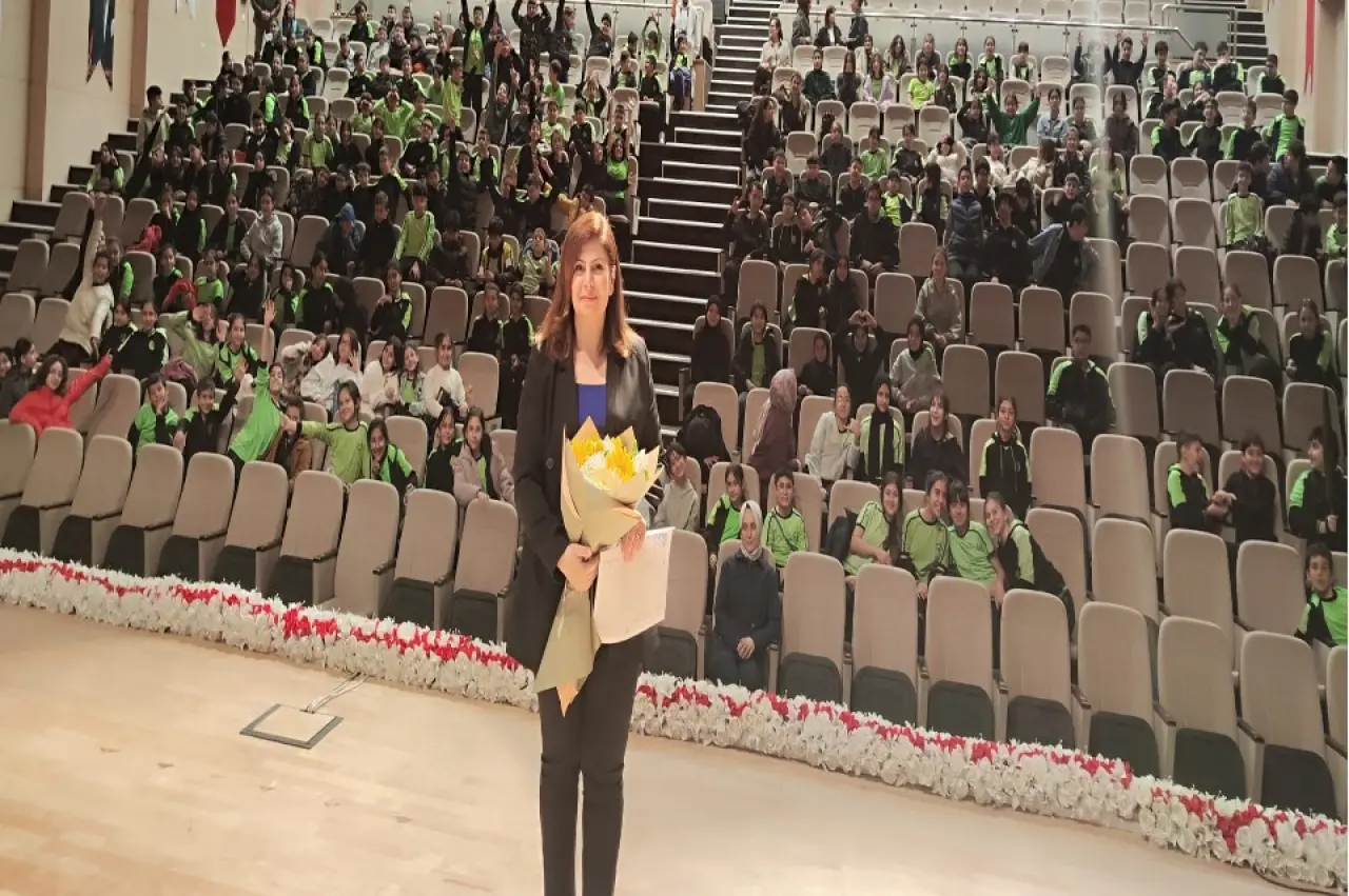 Gümüşhaneli Gençler Üniversite Çatısı Altında Geleceği Dinledi: Nanoteknoloji ve Sıfır Atık! 1