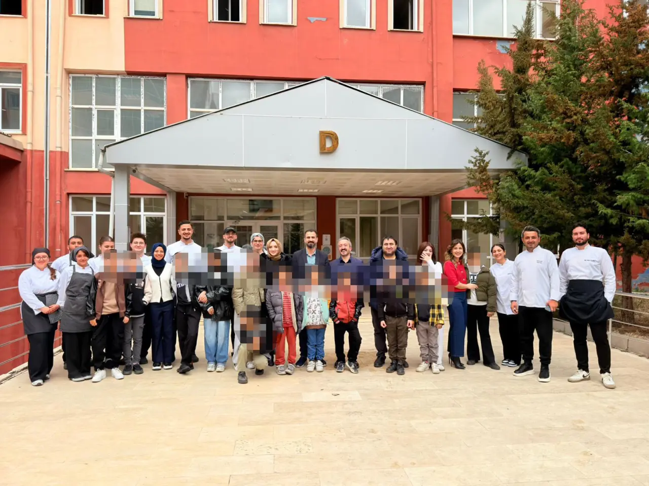 Gümüşhaneli minikler mutfakta şov yaptı! Kendi pizzalarını kendi elleriyle pişirdiler 6