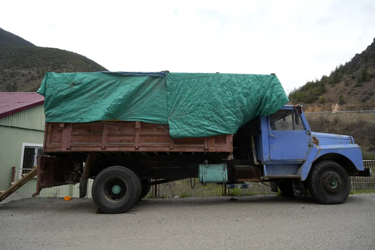 Gümüşhaneli Vatandaş Şokta: Bahçedeki "Odunluk" İstanbul’da Köprüden Geçmiş! 2