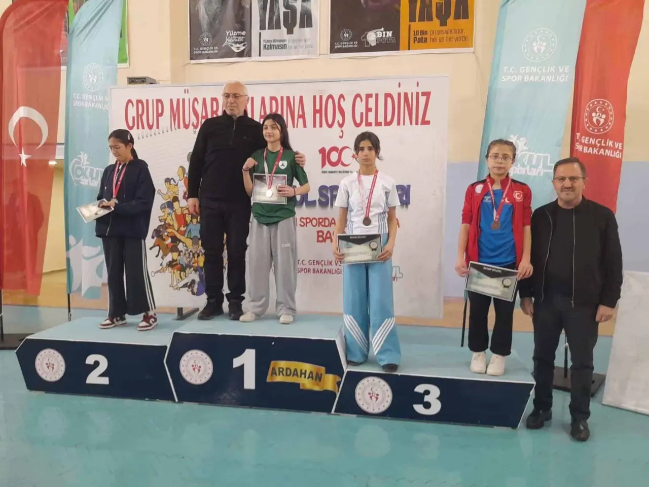 Ardahan'da Gümüşhane Rüzgarı: Bilek Güreşinde 10 Birincilik! 1