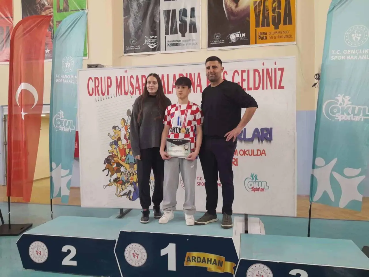 Ardahan'da Gümüşhane Rüzgarı: Bilek Güreşinde 10 Birincilik! 9