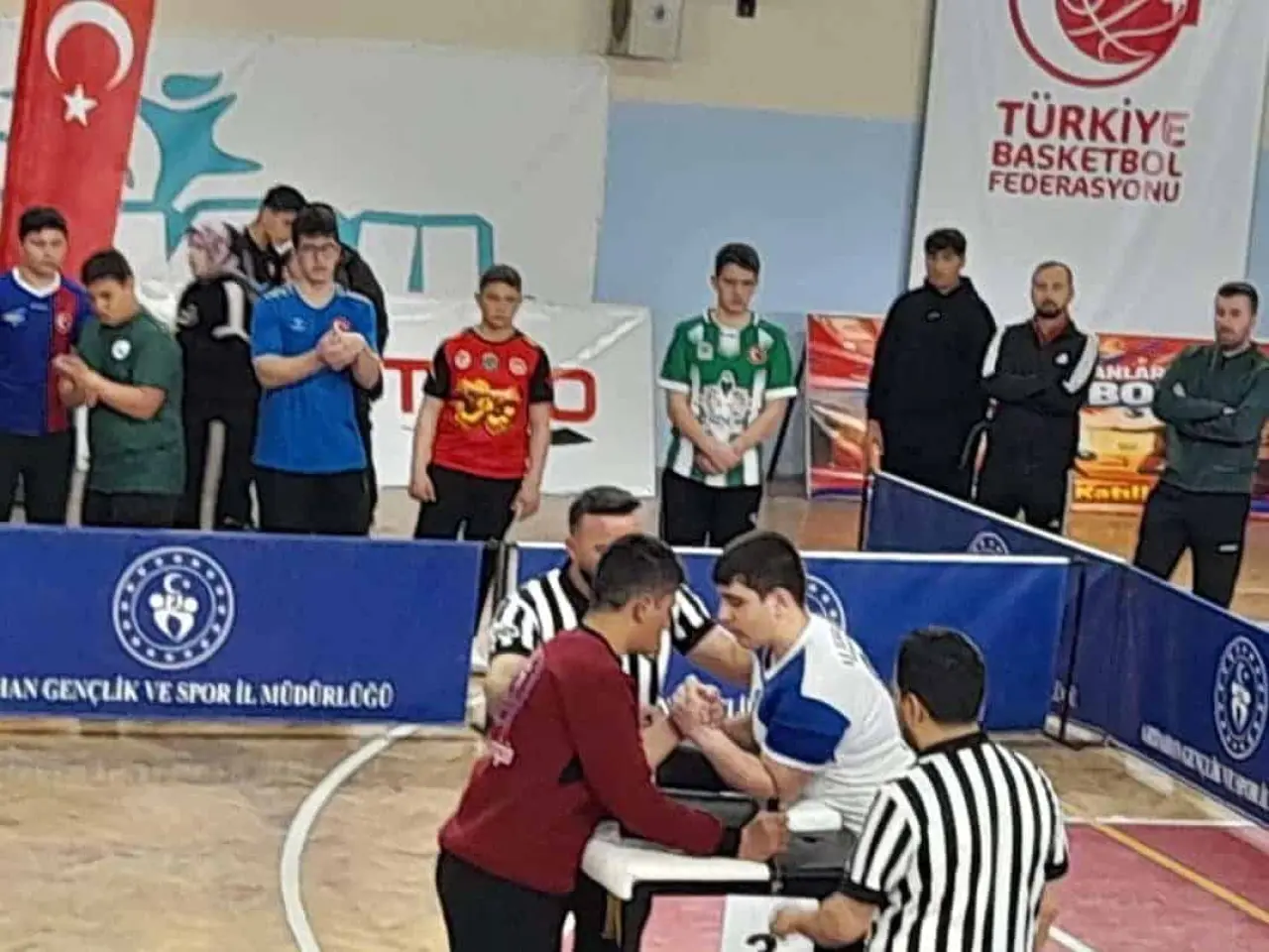 Ardahan'da Gümüşhane Rüzgarı: Bilek Güreşinde 10 Birincilik! 7