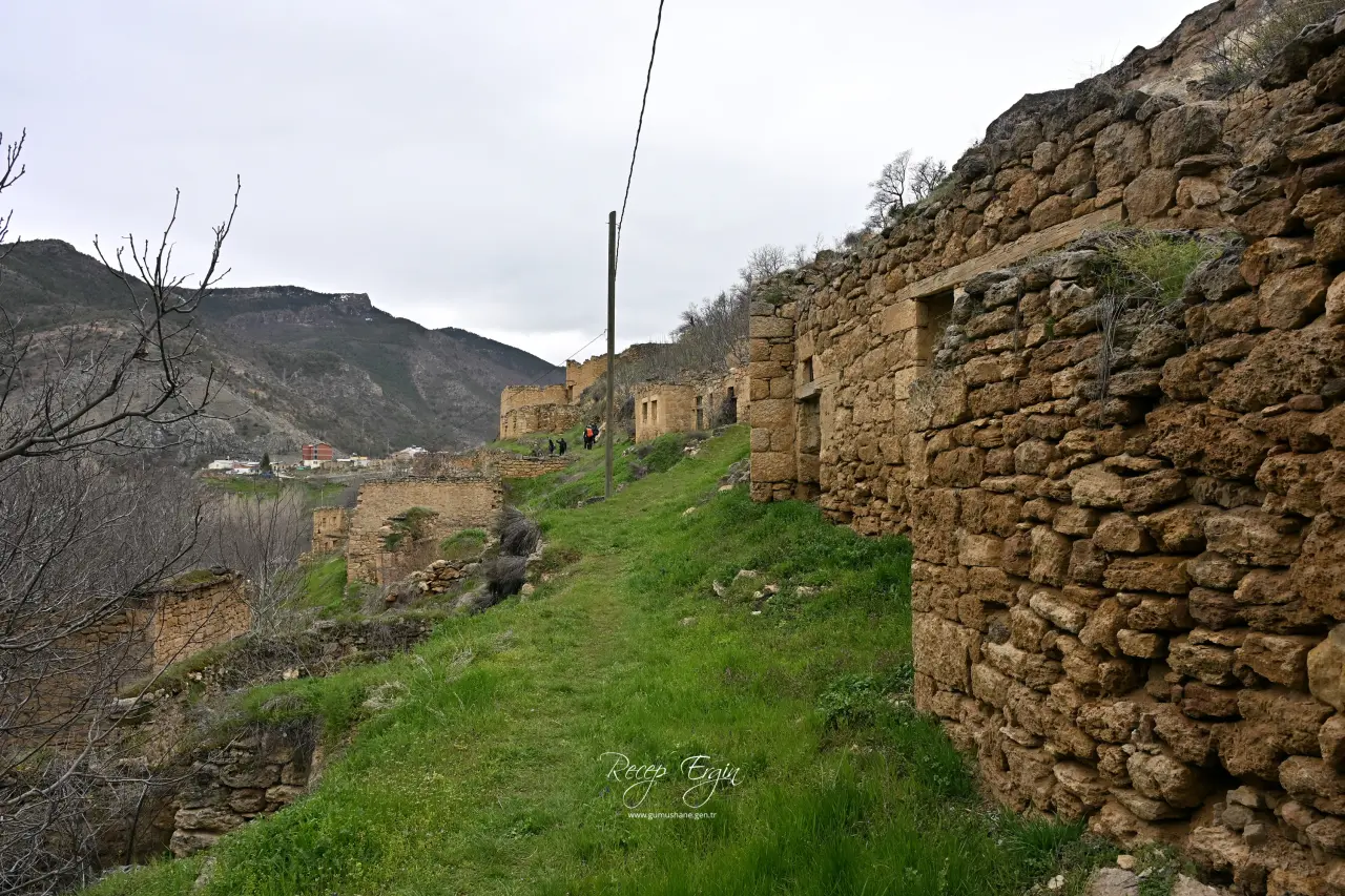 Gümüşhane’nin saklı hazinesi "Eski Mardin" görünümüyle büyülüyor! 34