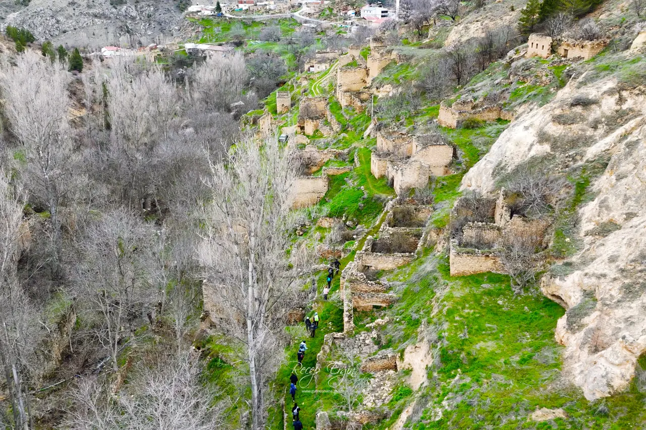 Gümüşhane’nin saklı hazinesi "Eski Mardin" görünümüyle büyülüyor! 43