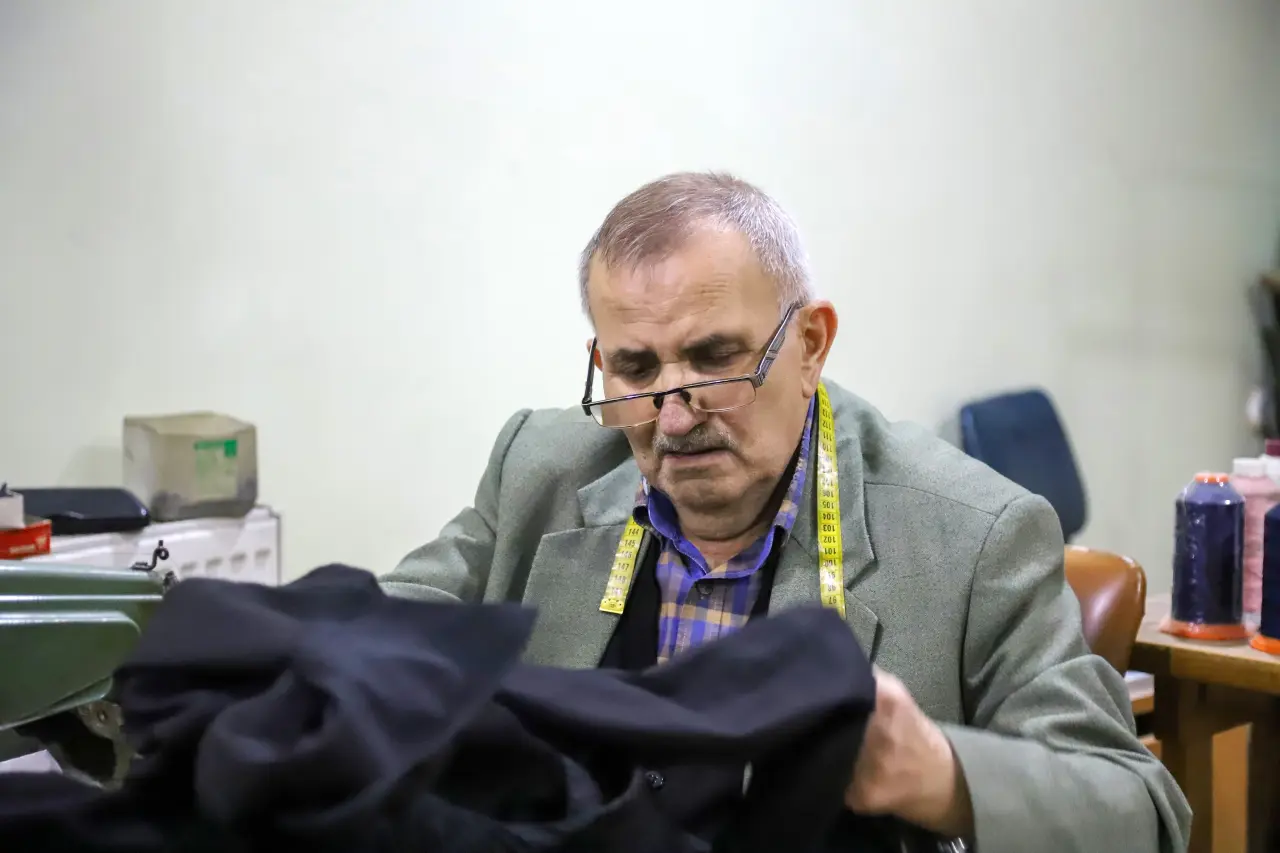 Gümüşhane’nin yarım asırlık çınarı: Terzi İlyas Aslan’ın 56 yıllık meslek yolculuğu 1