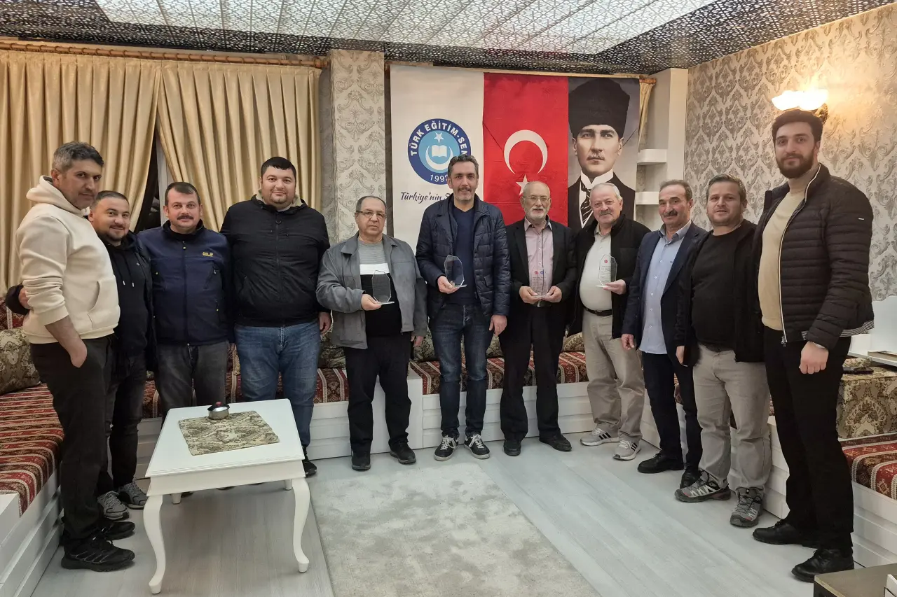 Kelkit Türk Eğitim-Sen’den emekli eğitimcilere anlamlı vefa 6