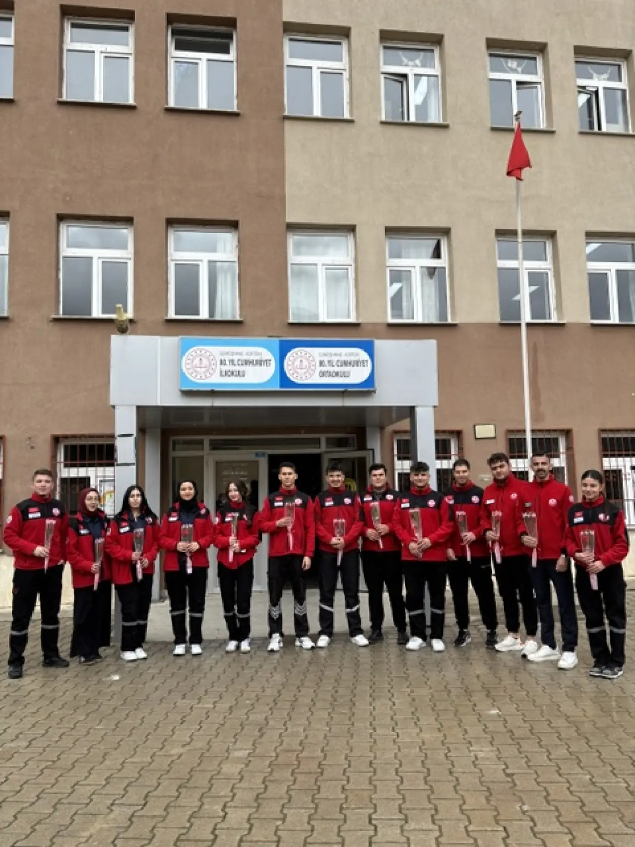 Kürtün Meslek Yüksekokulu Öğrencilerinden Eğitimcilere Vefa Ziyareti 1