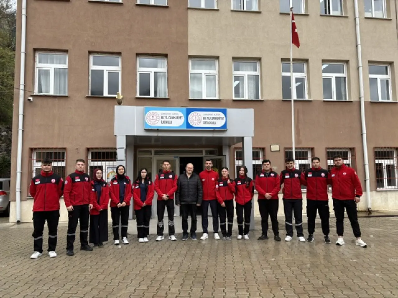 Kürtün Meslek Yüksekokulu Öğrencilerinden Eğitimcilere Vefa Ziyareti 13