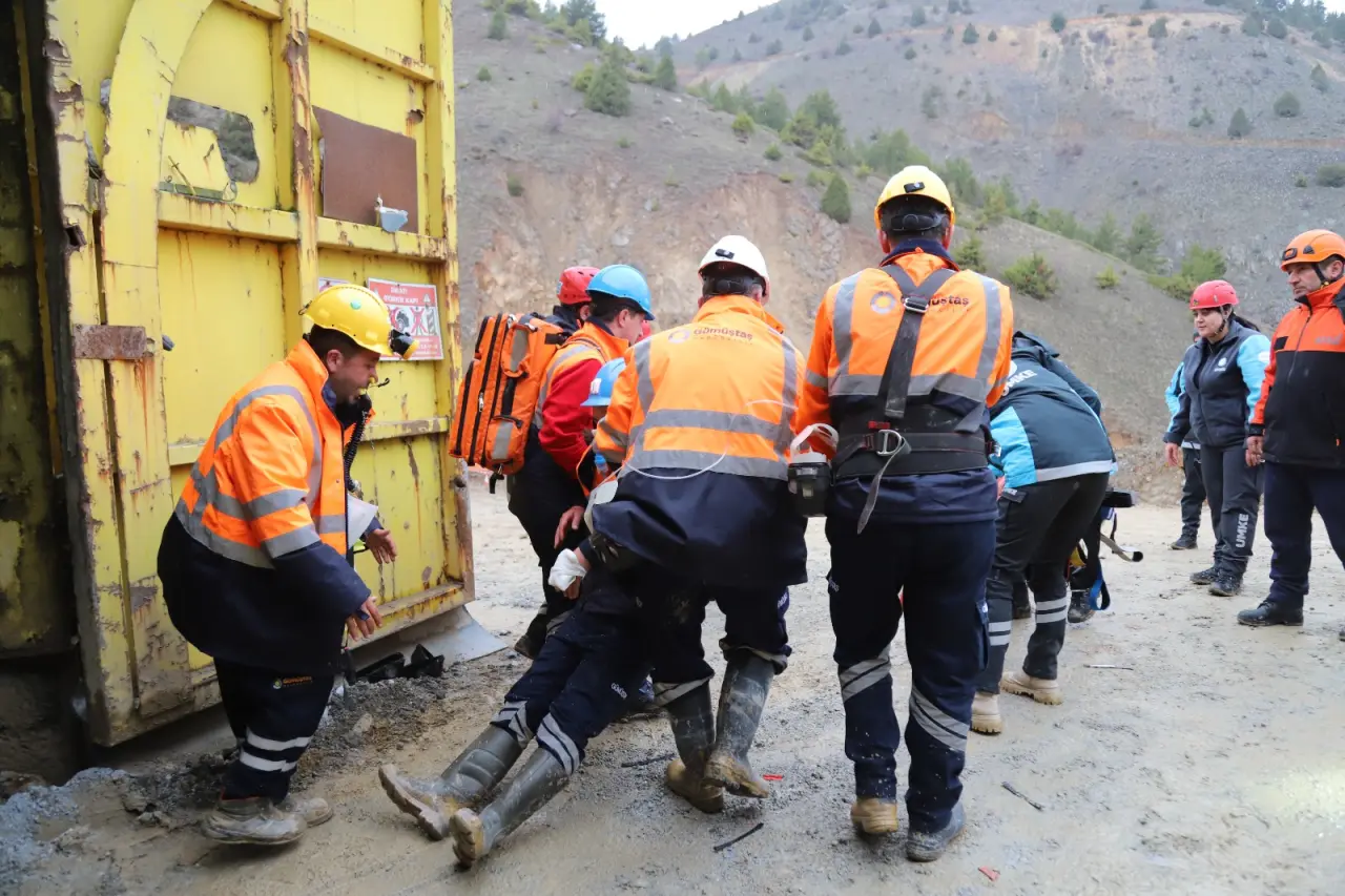 Maden Ocağında Nefes Kesen Dakikalar! 75 Personel, 20 Yaralı: Gerçeği Aratmadı 11