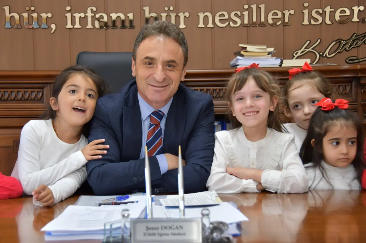 Makam Koltuğu Bu Kez Masal Diyarına Açıldı! Gümüşhane’de 23 Nisan Coşkusu Erken Başladı 9