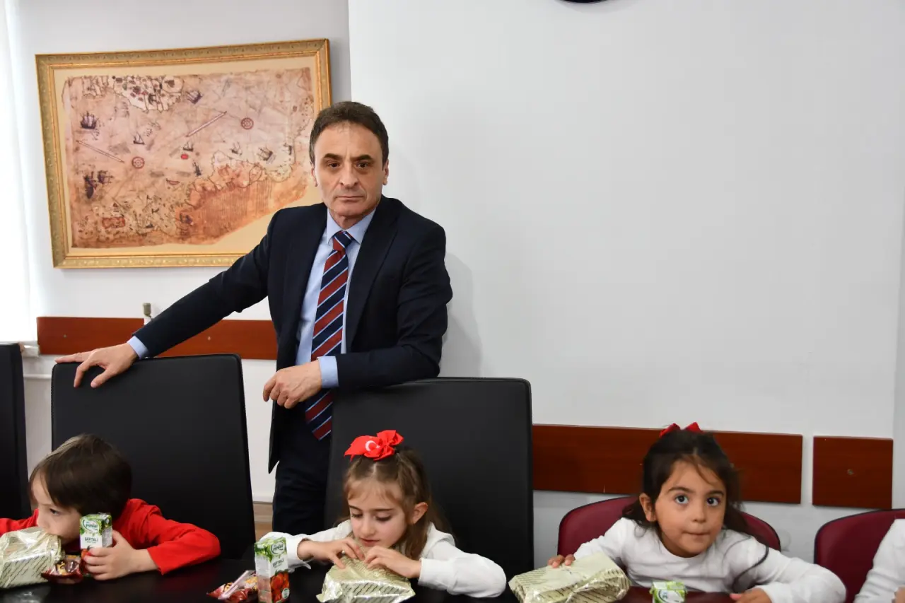 Makam Koltuğu Bu Kez Masal Diyarına Açıldı! Gümüşhane’de 23 Nisan Coşkusu Erken Başladı 6