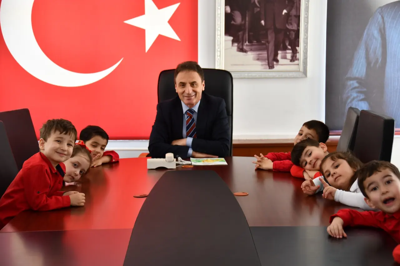 Makam Koltuğu Bu Kez Masal Diyarına Açıldı! Gümüşhane’de 23 Nisan Coşkusu Erken Başladı 5