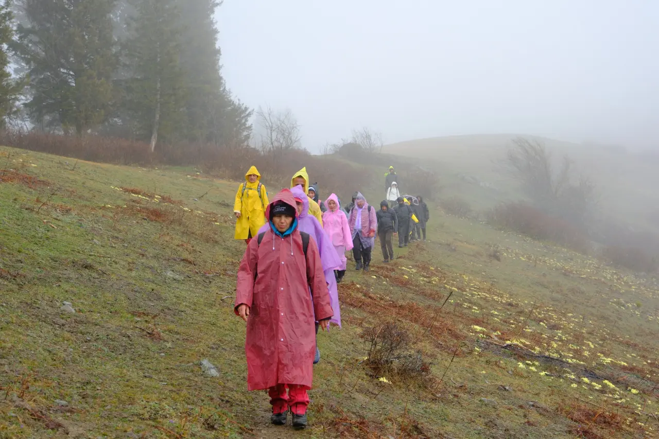 Sisler Altında 11 Kilometrelik Vefa Rotası: Gümüşhaneli dağcılar Tohtamur Yaylasında 12
