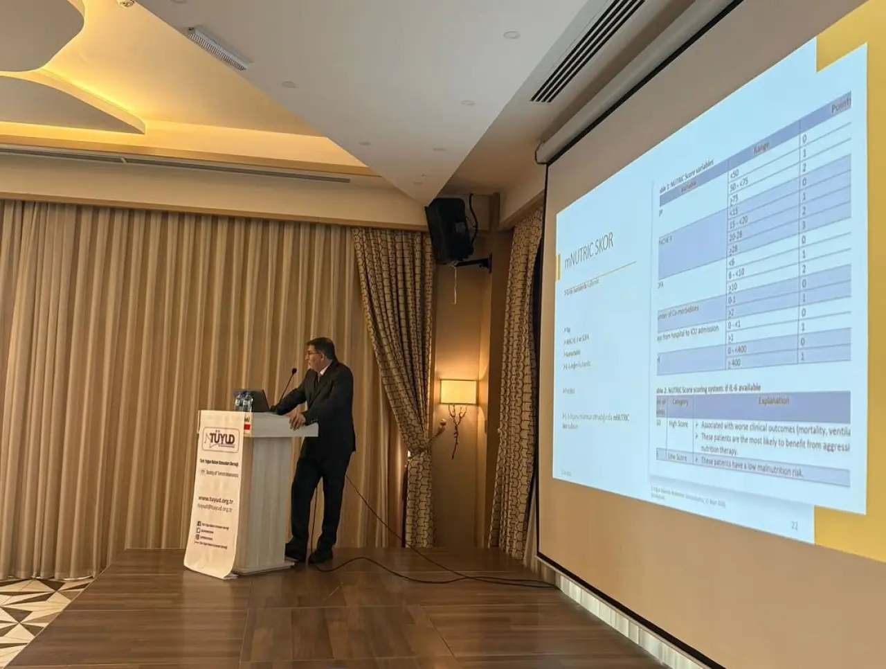 Tıp Dünyasının Kalbi Gümüşhane’de Attı: 3. Yoğun Bakımda Beslenme Sempozyumu Gerçekleştirildi 10