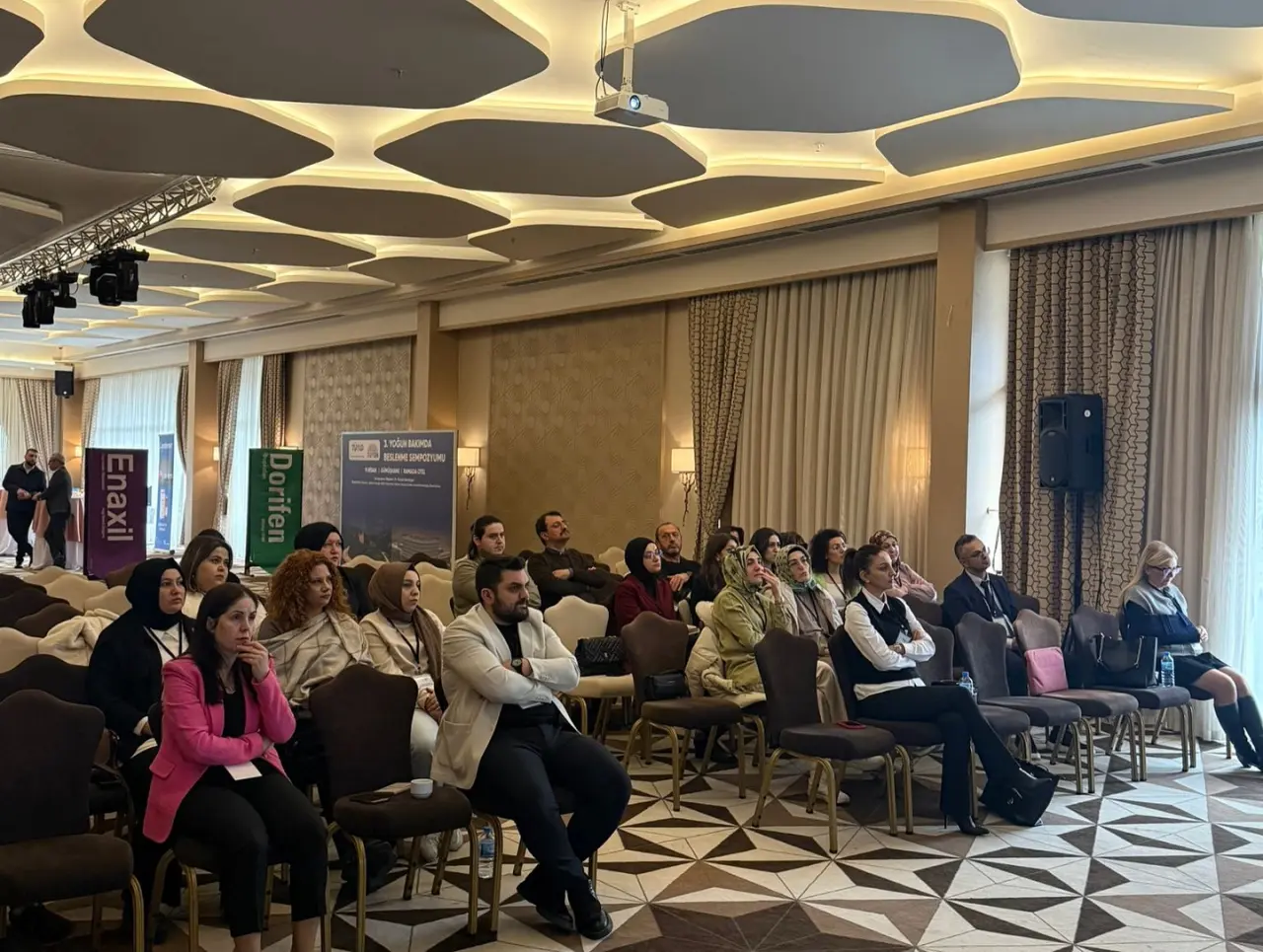 Tıp Dünyasının Kalbi Gümüşhane’de Attı: 3. Yoğun Bakımda Beslenme Sempozyumu Gerçekleştirildi 2