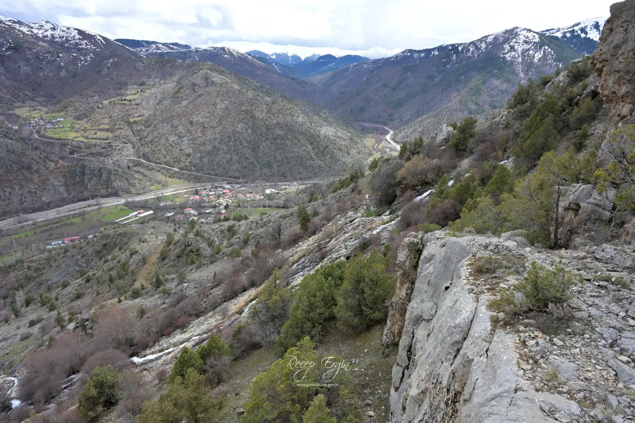 Torul'un Gizemli Su Kaynakları: Gülaçar Köyü’nde Mevsimsel Doğa Olayı 5