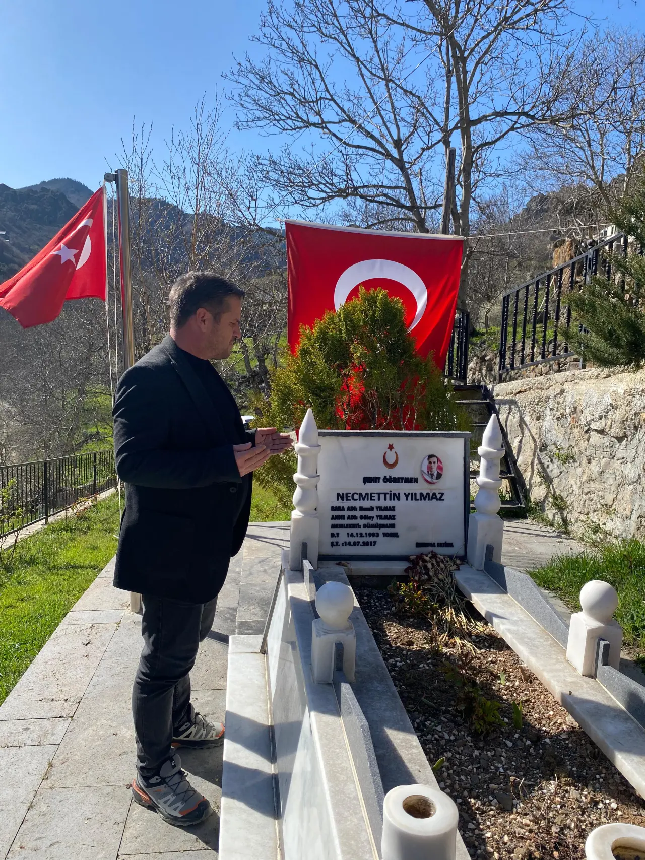 Türk Eğitim-Sen Kelkit Şubesi'nden Şehit Öğretmen Necmettin Yılmaz'ın Kabrine Anlamlı Ziyaret 5