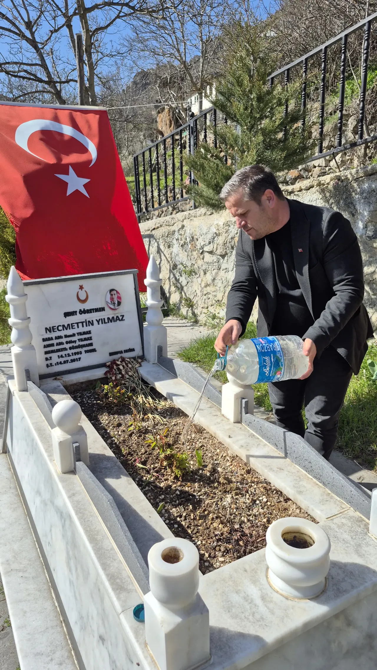 Türk Eğitim-Sen Kelkit Şubesi'nden Şehit Öğretmen Necmettin Yılmaz'ın Kabrine Anlamlı Ziyaret 3