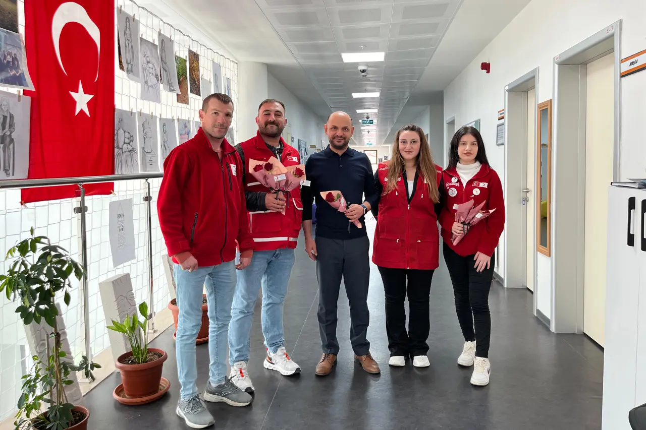 Türk Kızılay Gümüşhane Şubesi’nden Eğitim Camiasına Anlamlı Vefa Ziyareti 14