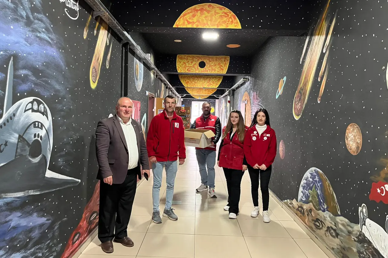 Türk Kızılay Gümüşhane Şubesi’nden Eğitim Camiasına Anlamlı Vefa Ziyareti 15