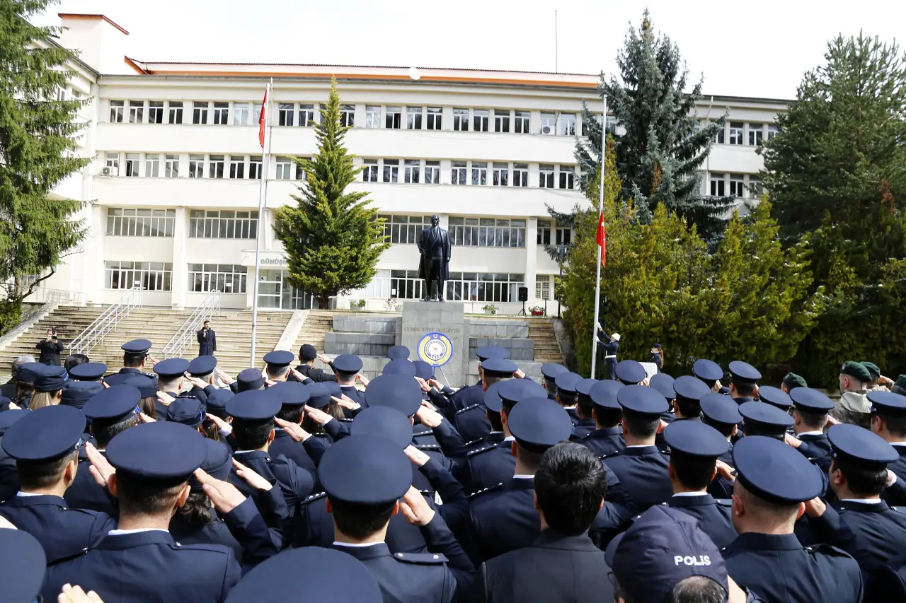 Türk Polis Teşkilatının 181. Kuruluş Yıldönümü Gümüşhane’de çeşitli etkinliklerle kutlandı 9