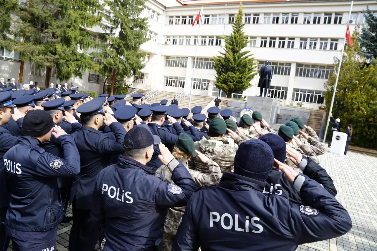 Türk Polis Teşkilatının 181. Kuruluş Yıldönümü Gümüşhane’de çeşitli etkinliklerle kutlandı 10