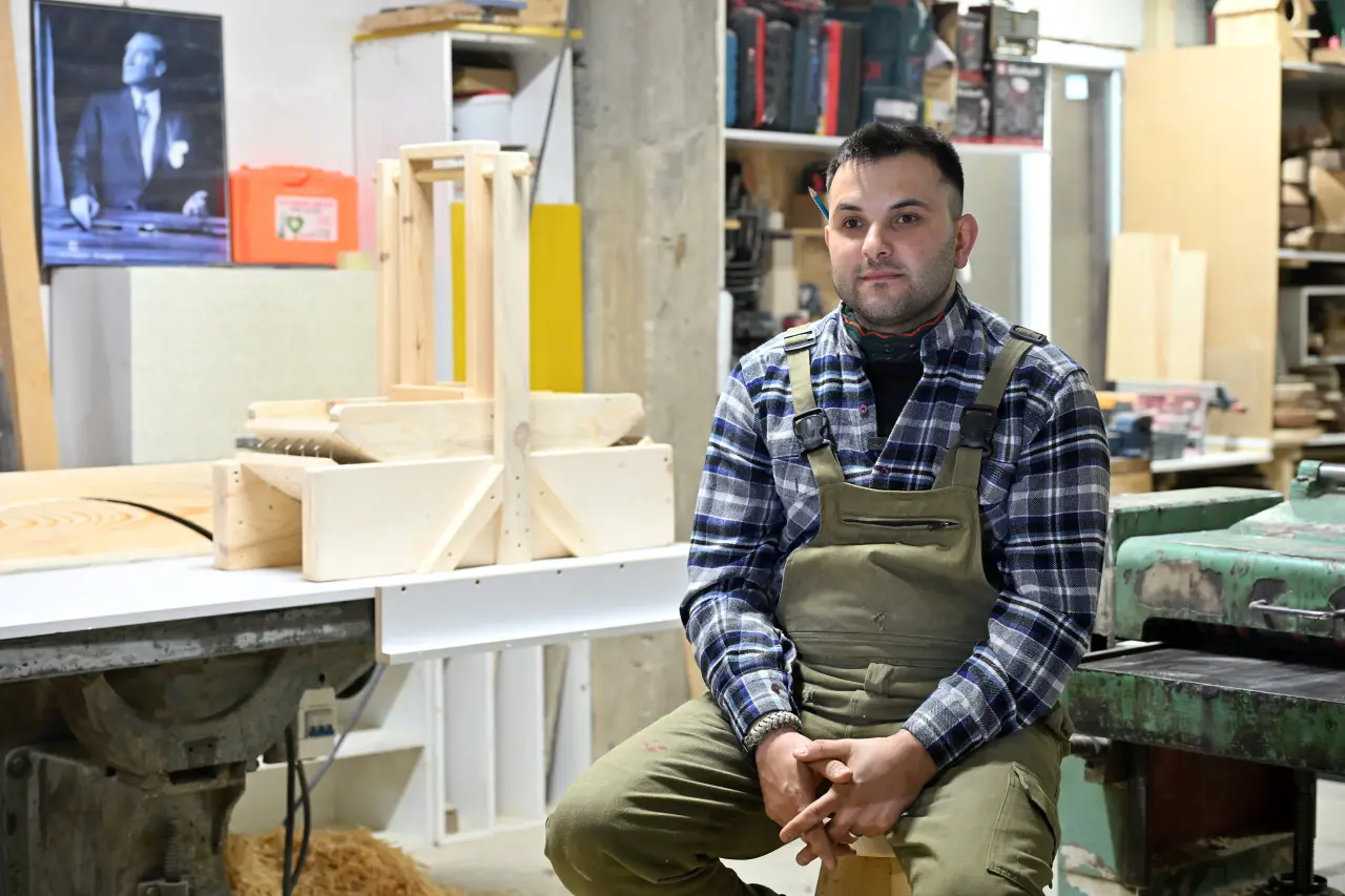 Yarım Günlük İşi 20 Dakikaya İndirdi: Sosyal Medyada İzlenme Rekorları Kırıyor! 9