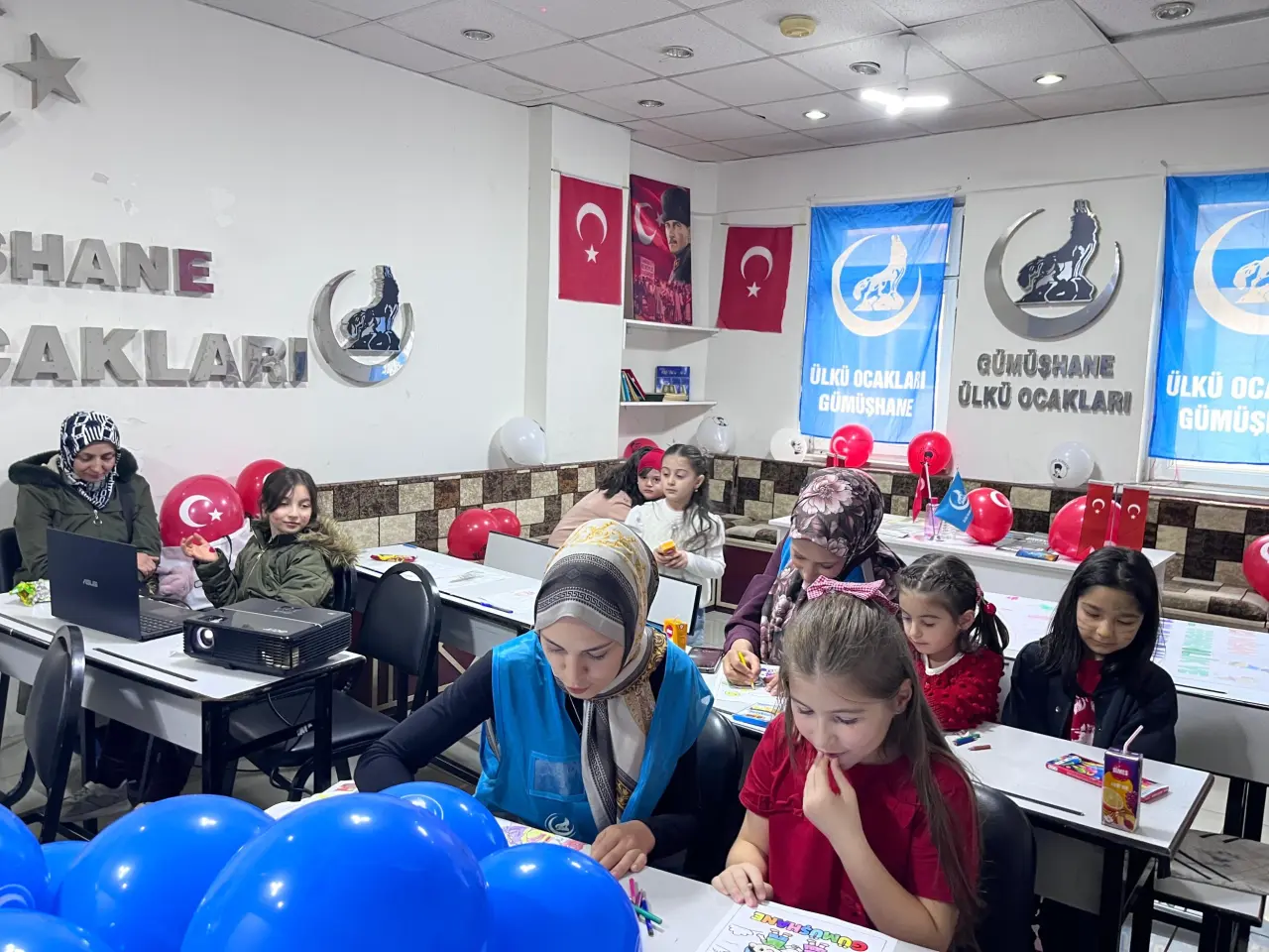 Ülkü Ocakları Gümüşhane İl Başkanlığı’ndan Kapsamlı 23 Nisan Kutlaması 7