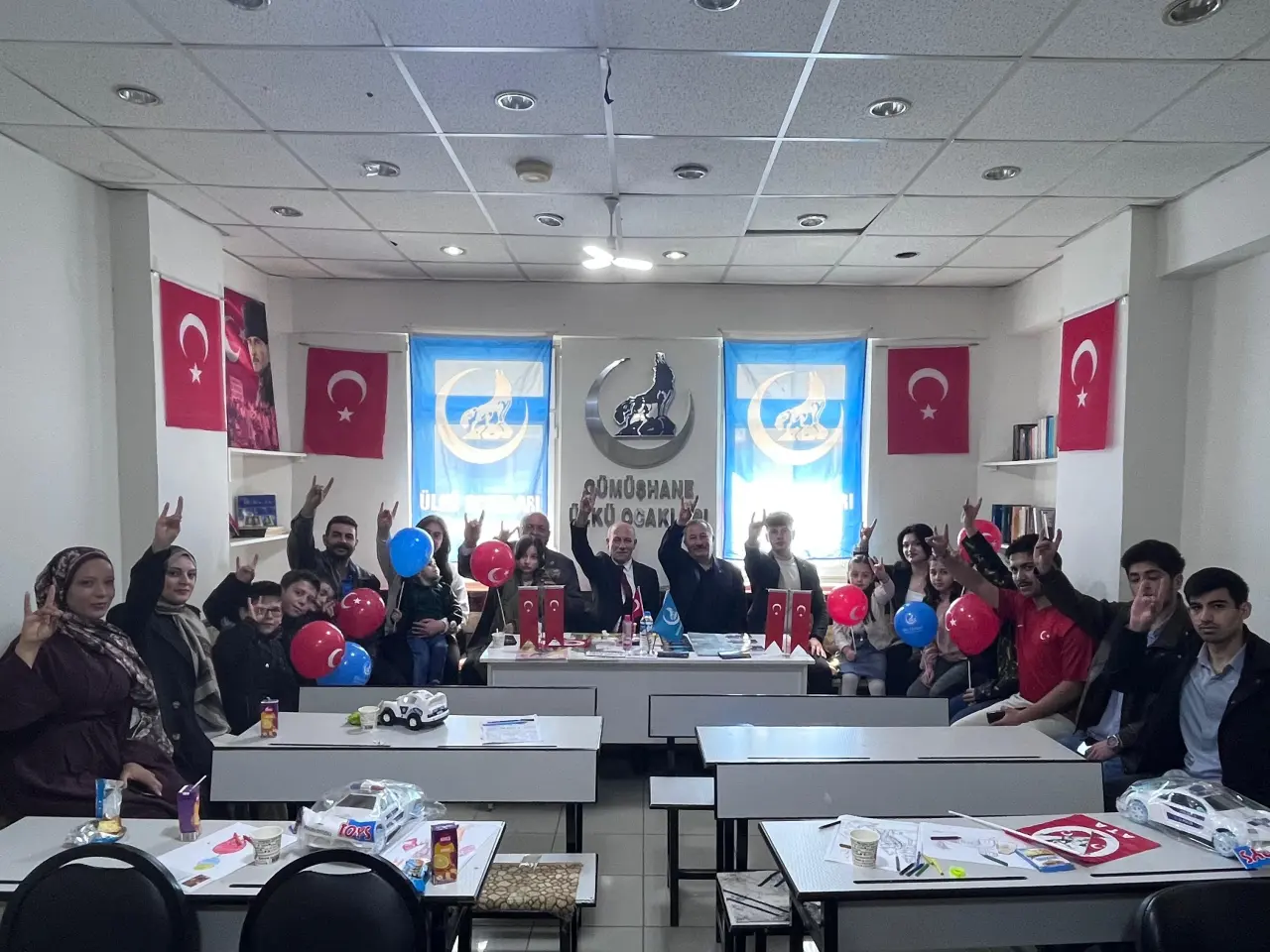 Ülkü Ocakları Gümüşhane İl Başkanlığı’ndan Kapsamlı 23 Nisan Kutlaması 16