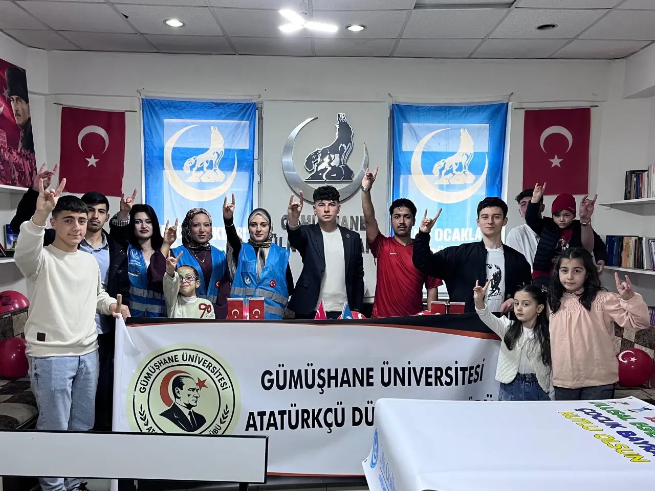 Ülkü Ocakları Gümüşhane İl Başkanlığı’ndan Kapsamlı 23 Nisan Kutlaması 20