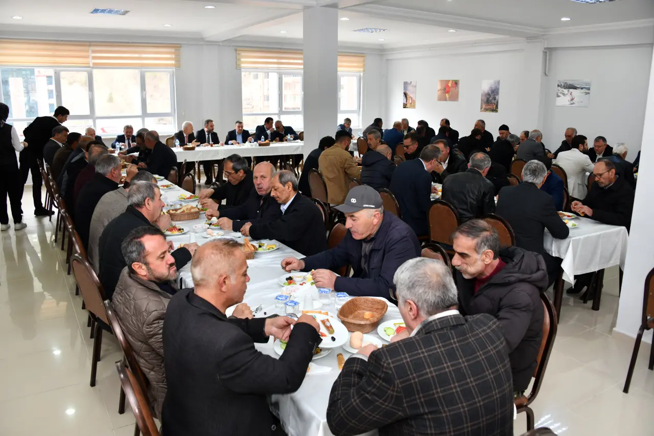 Vali Cevdet Atay muhtarlarla buluştu: "Sizler Bizim Başımızın Tacısınız" 4