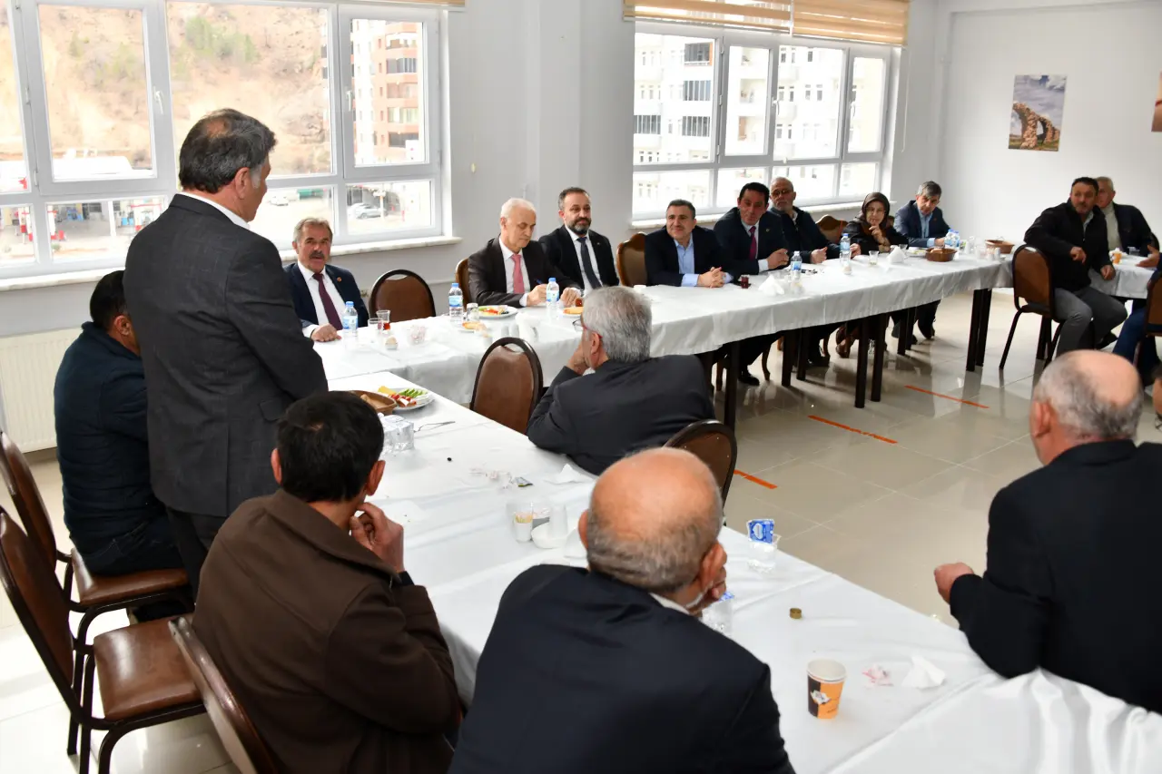 Vali Cevdet Atay muhtarlarla buluştu: "Sizler Bizim Başımızın Tacısınız" 7