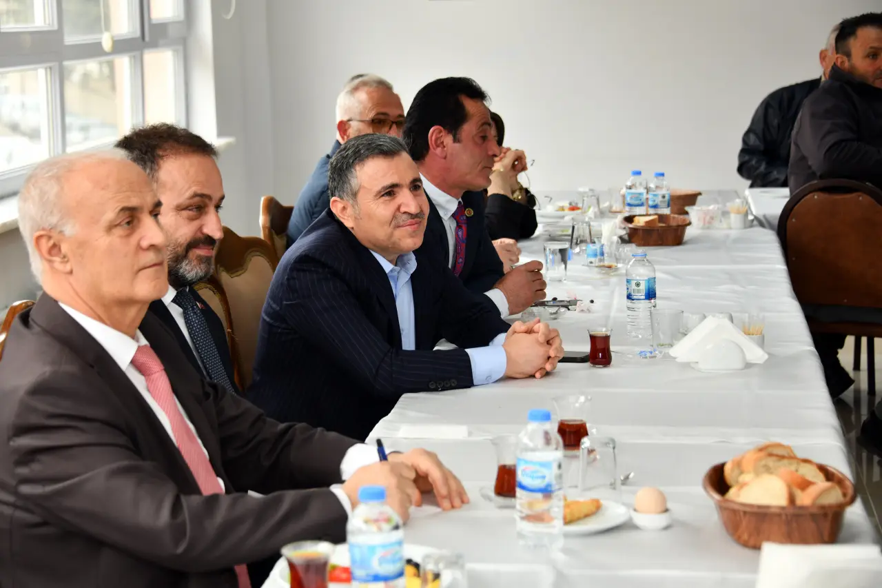 Vali Cevdet Atay muhtarlarla buluştu: "Sizler Bizim Başımızın Tacısınız" 8