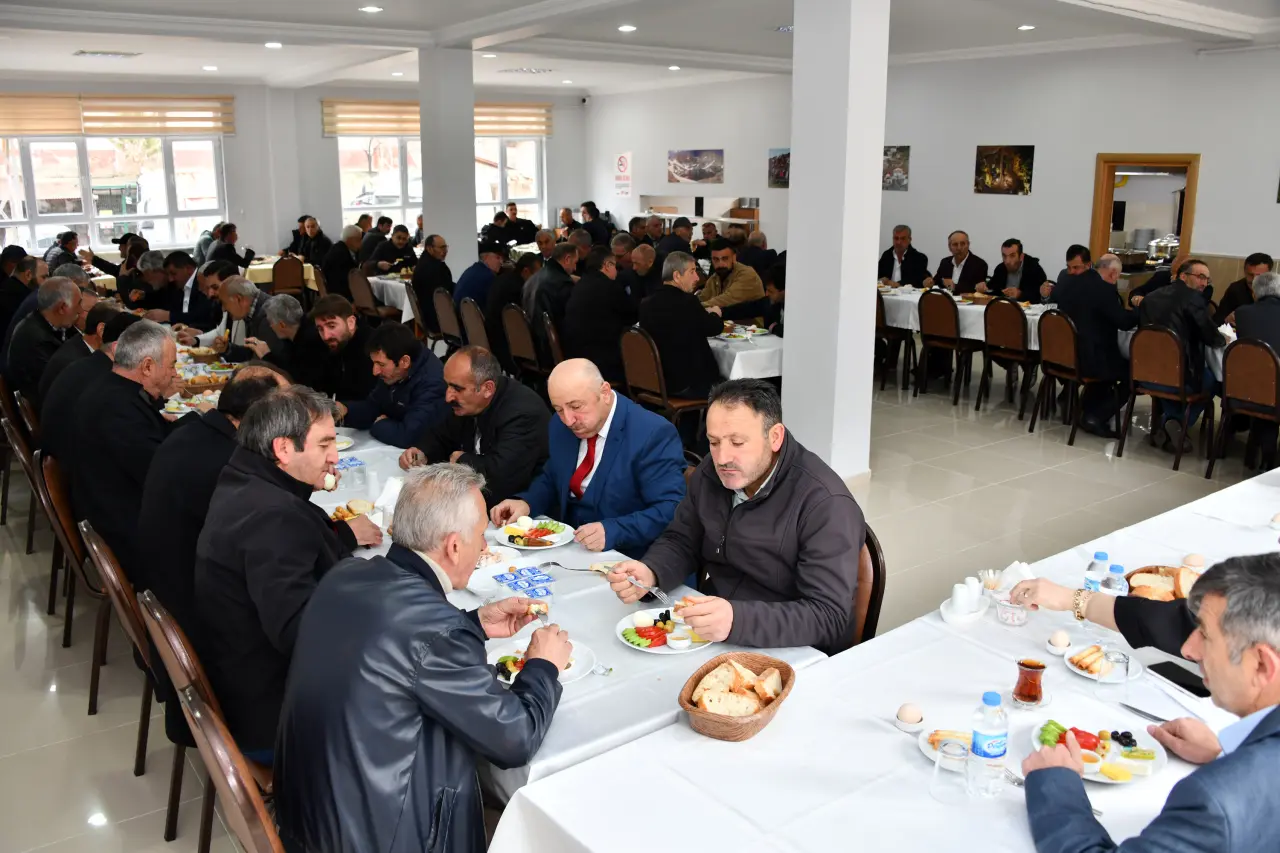 Vali Cevdet Atay muhtarlarla buluştu: "Sizler Bizim Başımızın Tacısınız" 13