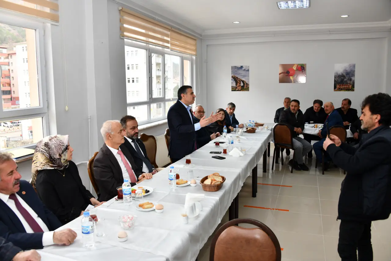 Vali Cevdet Atay muhtarlarla buluştu: "Sizler Bizim Başımızın Tacısınız" 19