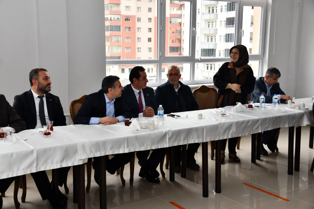 Vali Cevdet Atay muhtarlarla buluştu: "Sizler Bizim Başımızın Tacısınız" 22