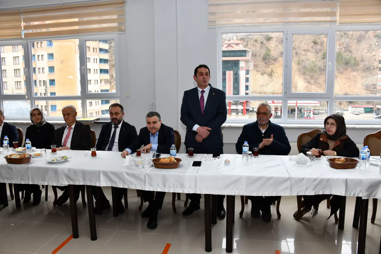 Vali Cevdet Atay muhtarlarla buluştu: "Sizler Bizim Başımızın Tacısınız" 16