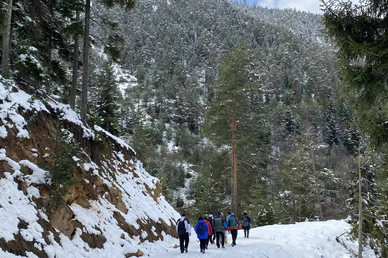 Zigana’da kışı ve baharı bir arada yaşadılar 12