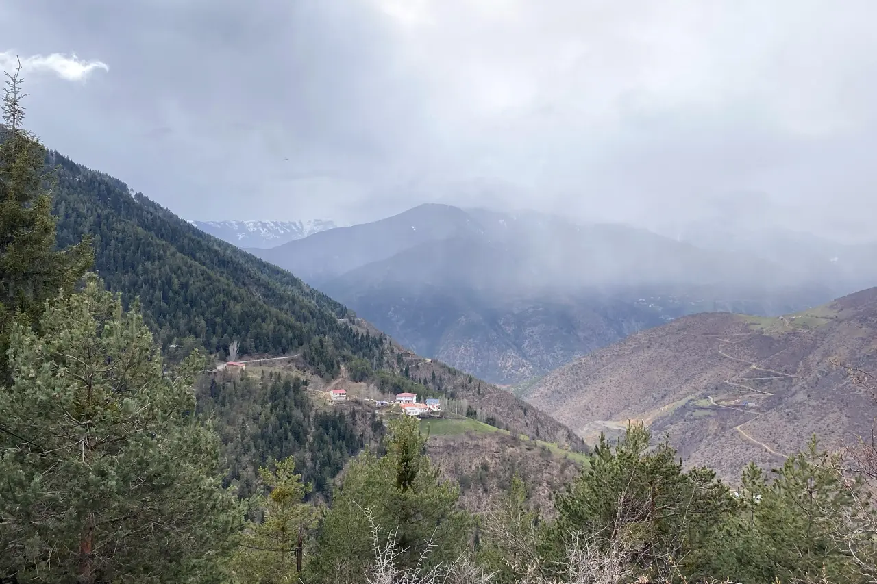 Zigana’da kışı ve baharı bir arada yaşadılar 14