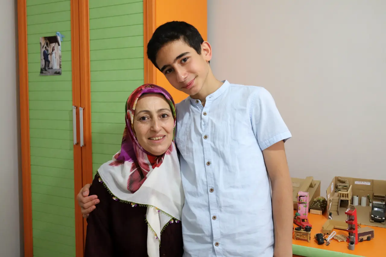 14 yaşında atık malzemeleri minyatür sanatına dönüştürüyor 25