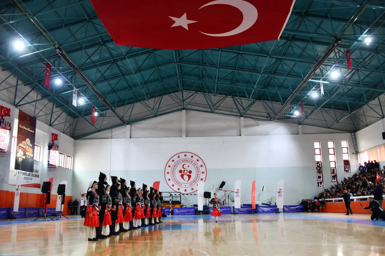 Gümüşhane’de 19 Mayıs Coşkusu: 107 Yıllık Gurur Aydın Doğan Spor Salonu’nda Yaşandı 60