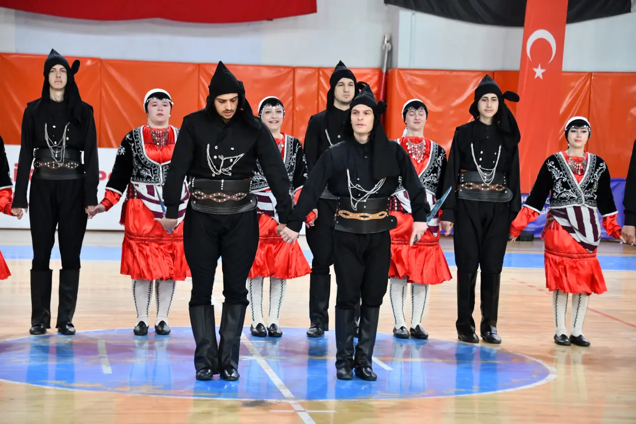 Gümüşhane’de 19 Mayıs Coşkusu: 107 Yıllık Gurur Aydın Doğan Spor Salonu’nda Yaşandı 62